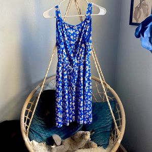 A nice summer dress size 14.